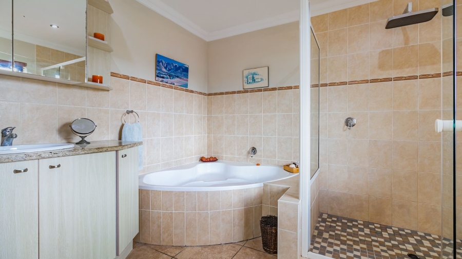 3 Bedroom Property for Sale in The Island Western Cape